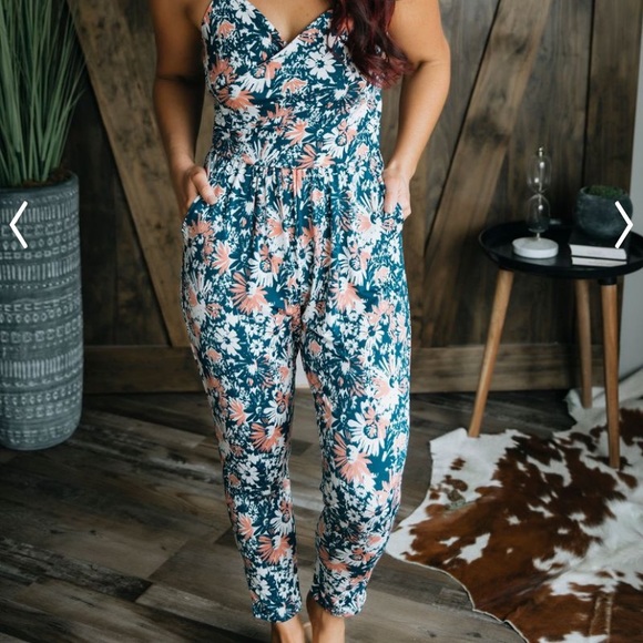 Gilli Pants - Floral jumpsuit